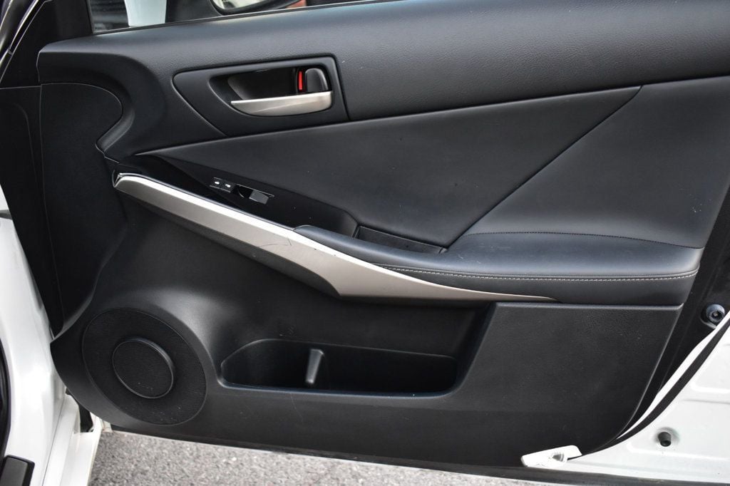 2018 Lexus IS IS 300 RWD - 22933935 - 43