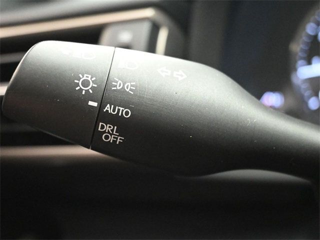 2018 Lexus IS IS 300 RWD - 22927421 - 25