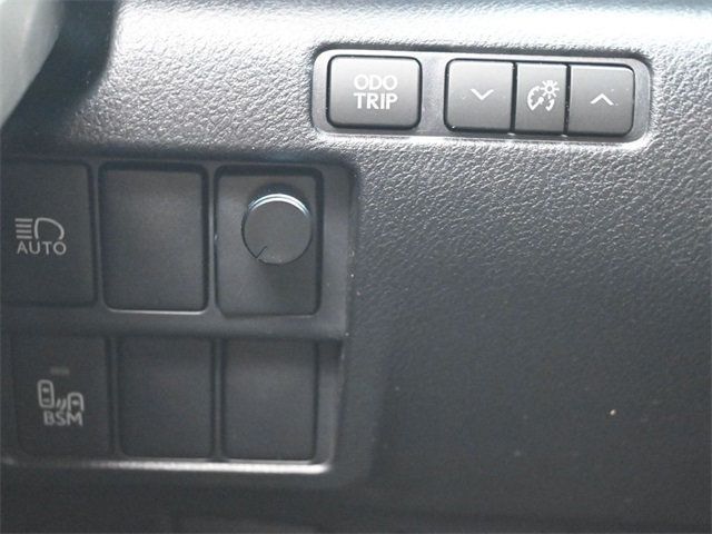 2018 Lexus IS IS 300 RWD - 22927421 - 27