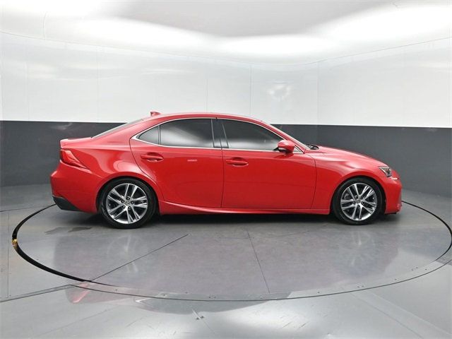 2018 Lexus IS IS 300 RWD - 22927421 - 32