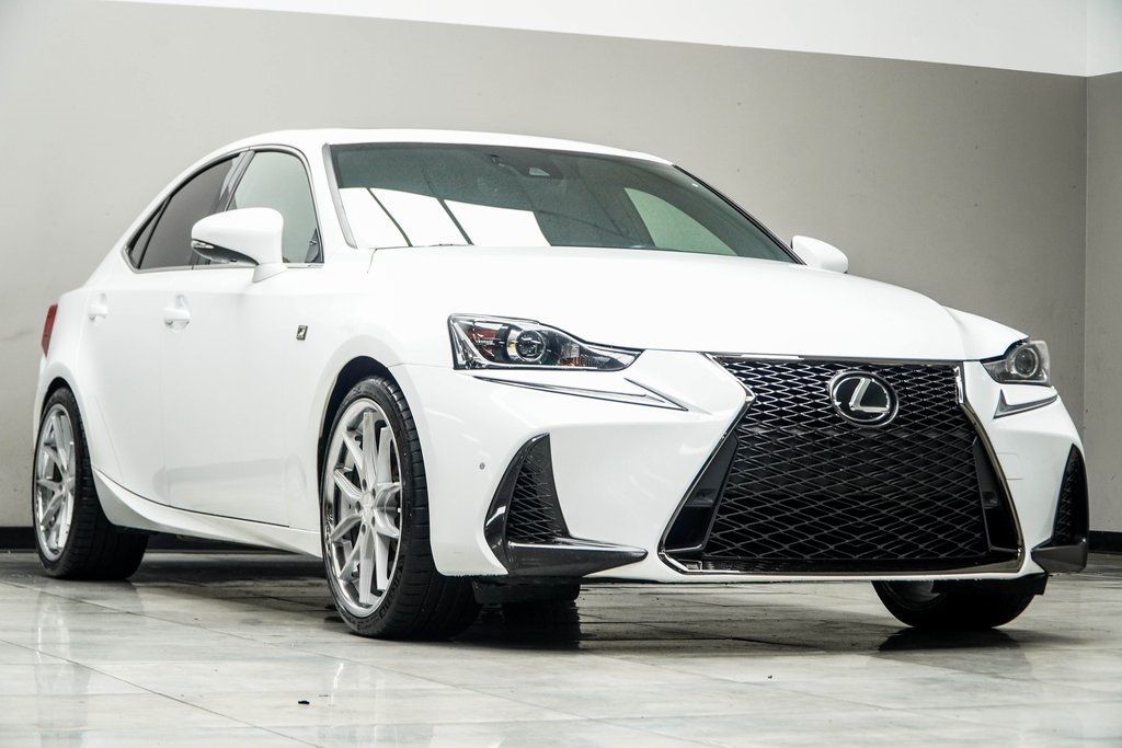 2018 Lexus IS 350 photo 4