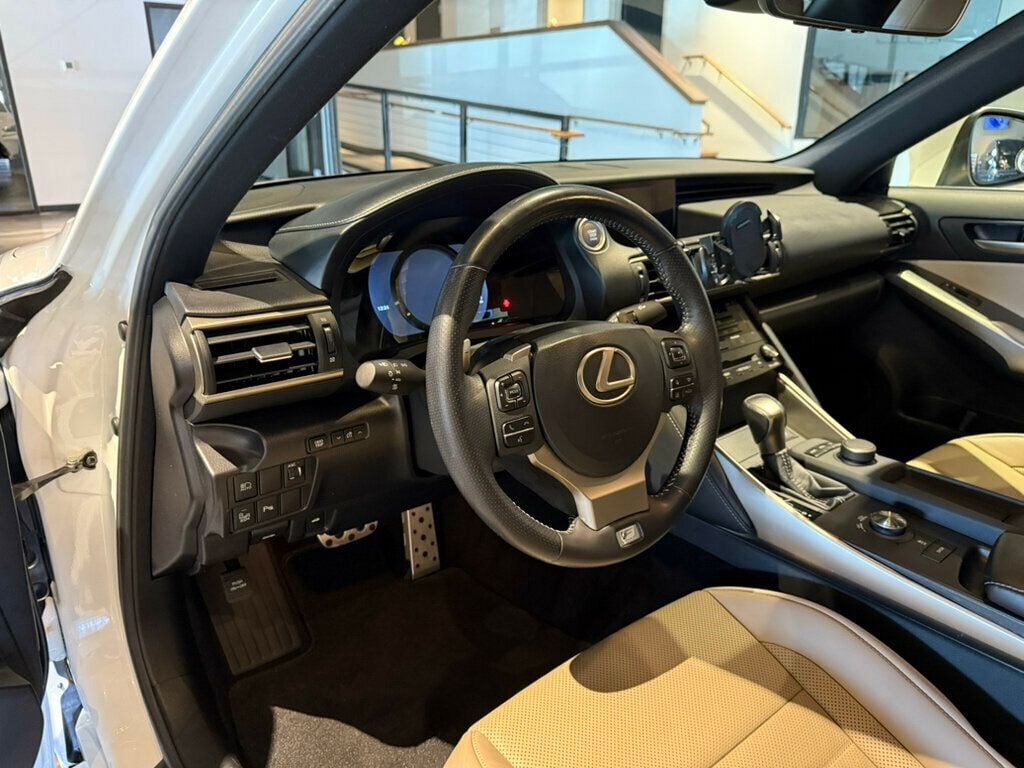 2018 Lexus IS LocalTrade/F SportPkg/ParkAssist/AdapCruise/MoonRoof/Htd&CldSeat - 22744381 - 9