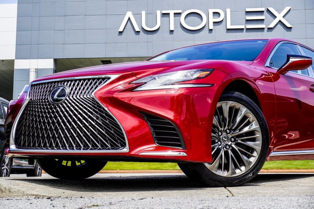 2018 Lexus LS 500 AWD photo 2