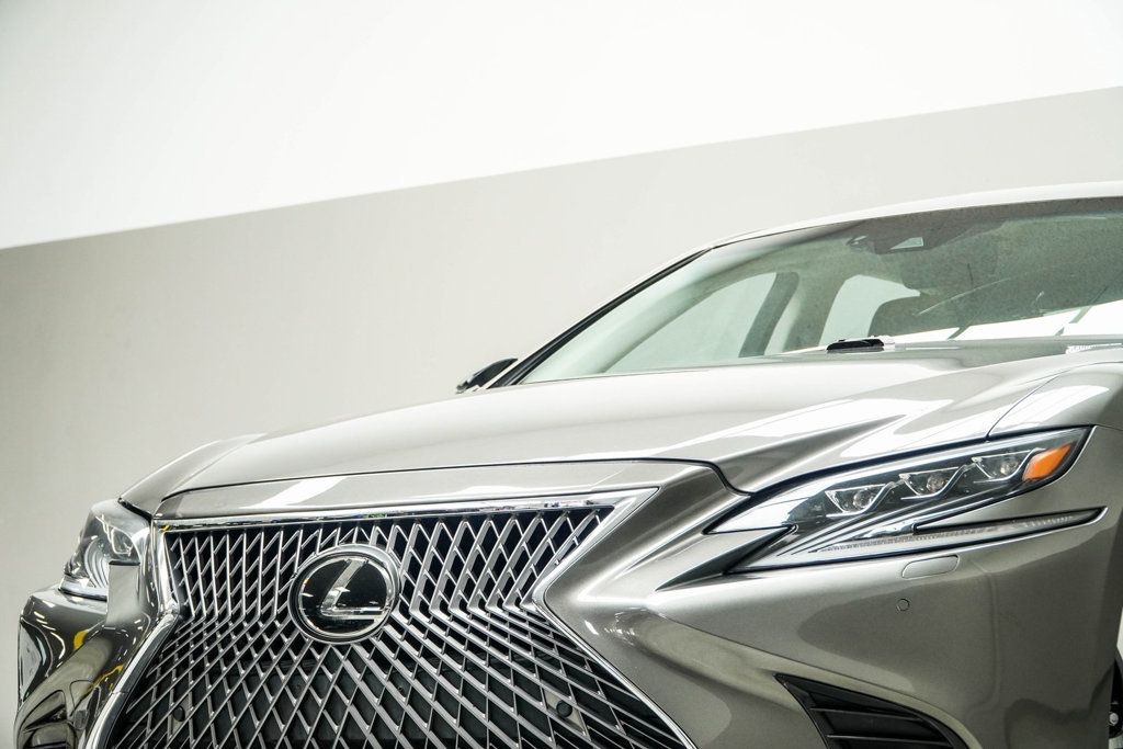 2018 Lexus LS 500 AWD photo 2