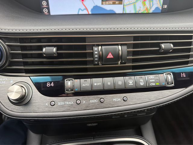 2018 Lexus LS LS 500h AWD - 23015982 - 29