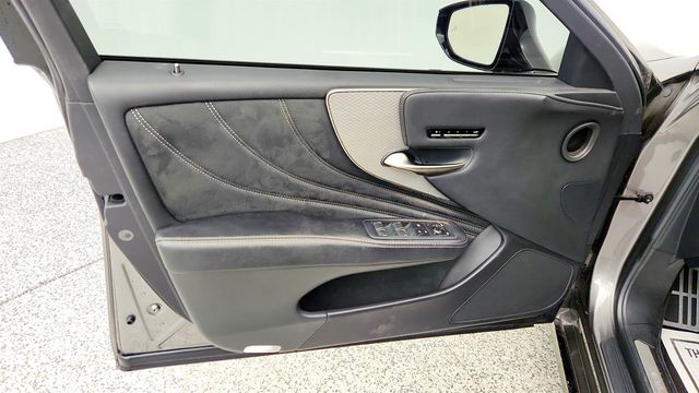 2018 Lexus LS LS 500 w/ Mark Levinson Audio, F SPORT Package & Panorama Roof - 23019262 - 10