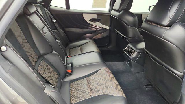 2018 Lexus LS LS 500 w/ Mark Levinson Audio, F SPORT Package & Panorama Roof - 23019262 - 22