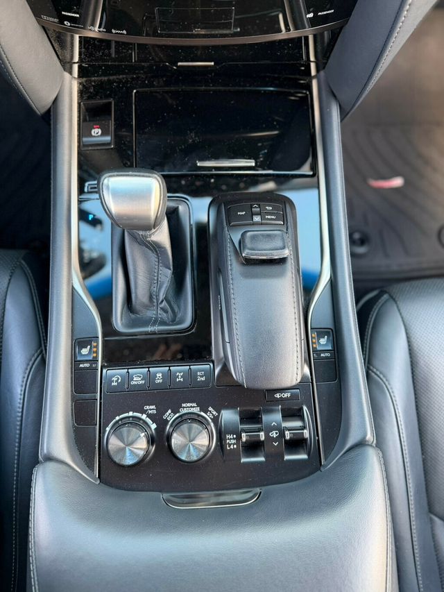 2018 Lexus LX  - 23044634 - 16