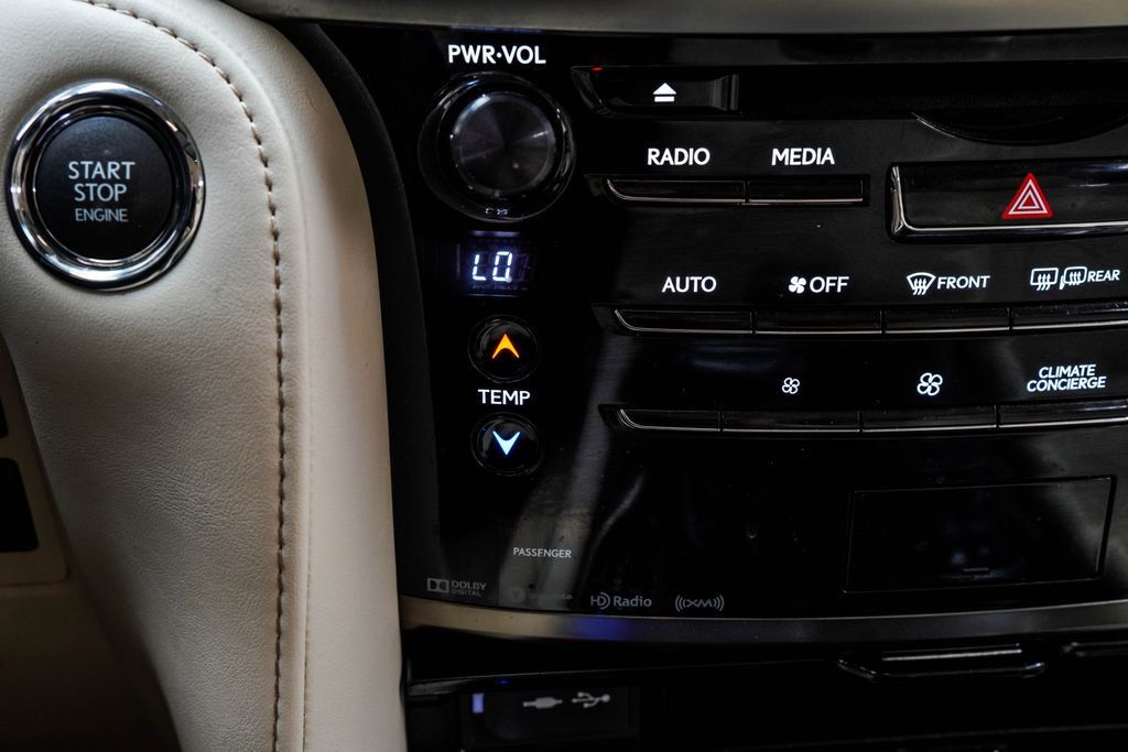 Lexus LX photo 30