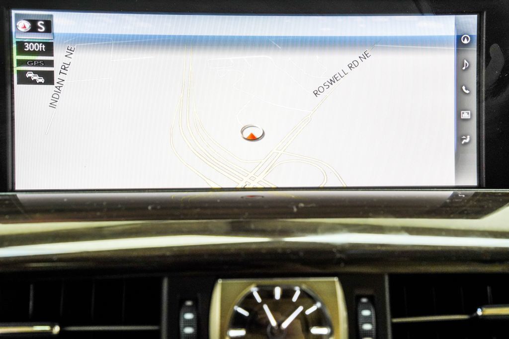 Lexus LX photo 33