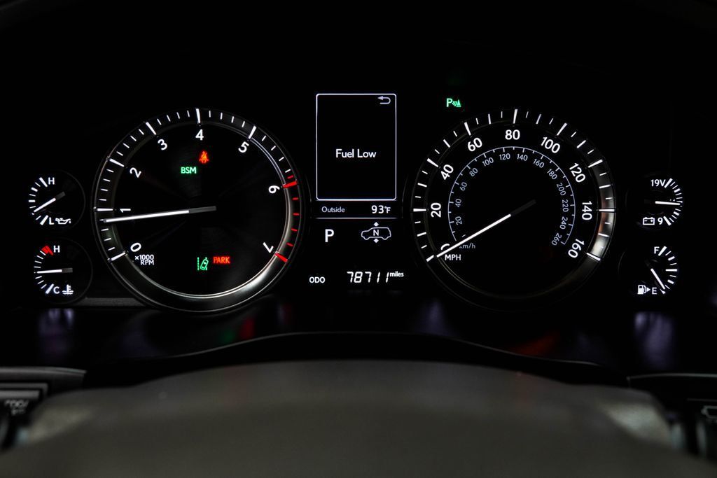 Lexus LX photo 39