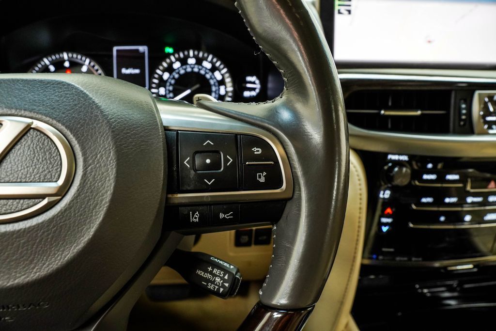 Lexus LX photo 41