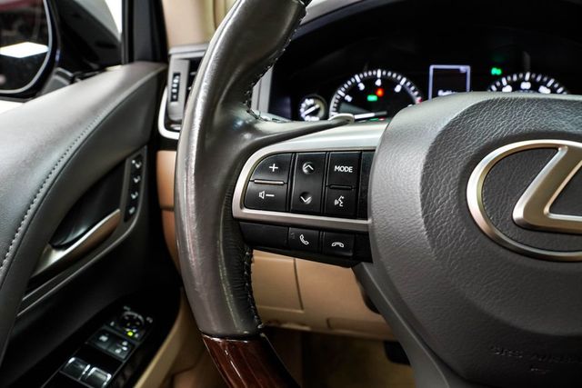 2018 Lexus LX 570 - 23054245 - 40