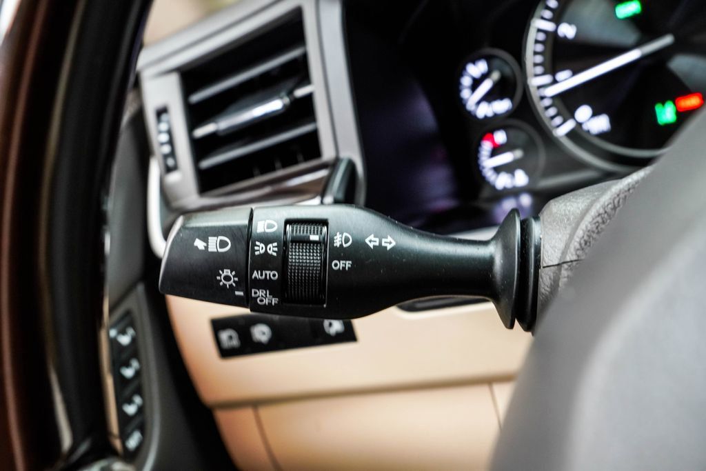 Lexus LX photo 43