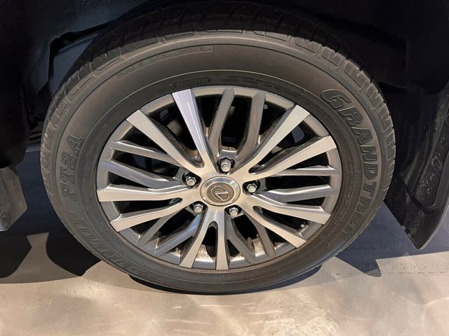 2018 Lexus LX LocalTrade/570/TwoRow/4WD/AdapCruise/HtdSeats/MoonRoof - 23019632 - 10