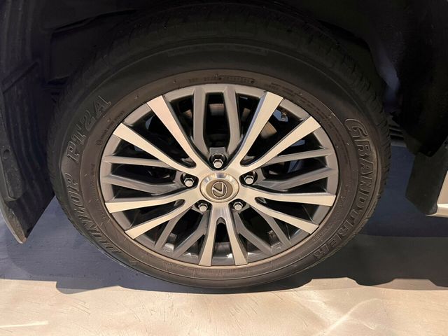 2018 Lexus LX LocalTrade/570/TwoRow/4WD/AdapCruise/HtdSeats/MoonRoof - 23019632 - 11