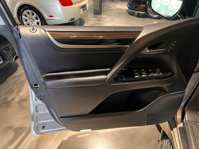 2018 Lexus LX LocalTrade/570/TwoRow/4WD/AdapCruise/HtdSeats/MoonRoof - 23019632 - 13