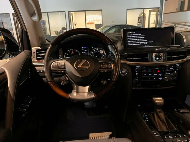 2018 Lexus LX LocalTrade/570/TwoRow/4WD/AdapCruise/HtdSeats/MoonRoof - 23019632 - 16