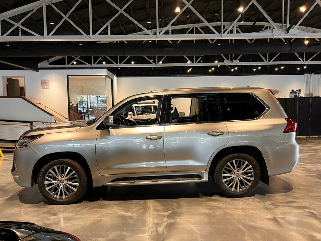 2018 Lexus LX LocalTrade/570/TwoRow/4WD/AdapCruise/HtdSeats/MoonRoof - 23019632 - 1