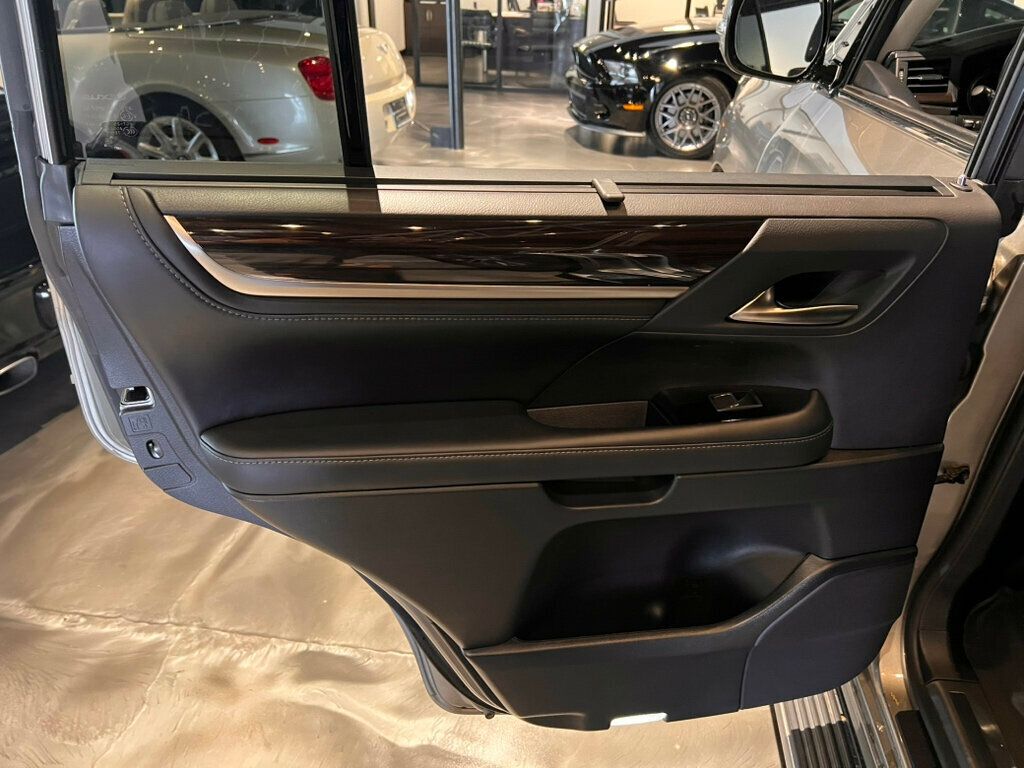 2018 Lexus LX LocalTrade/570/TwoRow/4WD/AdapCruise/HtdSeats/MoonRoof - 23019632 - 21