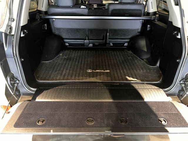 2018 Lexus LX LocalTrade/570/TwoRow/4WD/AdapCruise/HtdSeats/MoonRoof - 23019632 - 24