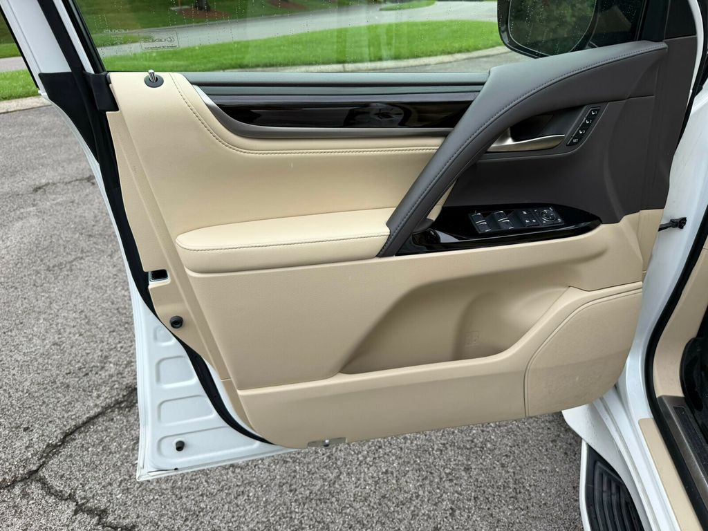 2018 Lexus LX LX570/Heated&Cooled Seats/Blind Spot Monitor/Rain-Sensing Wipers - 23052253 - 11