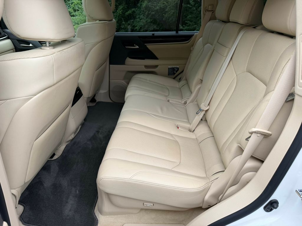 2018 Lexus LX LX570/Heated&Cooled Seats/Blind Spot Monitor/Rain-Sensing Wipers - 23052253 - 17