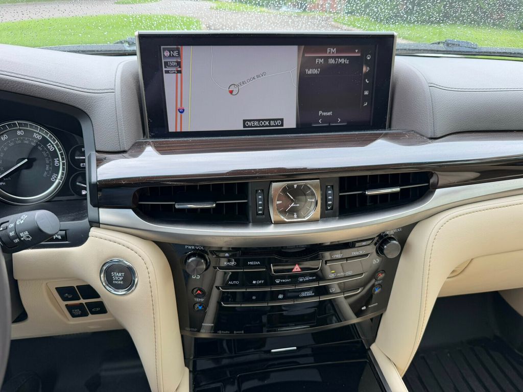 2018 Lexus LX LX570/Heated&Cooled Seats/Blind Spot Monitor/Rain-Sensing Wipers - 23052253 - 31