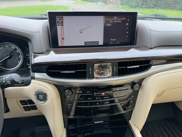 2018 Lexus LX LX570/Heated&Cooled Seats/Blind Spot Monitor/Rain-Sensing Wipers - 23052253 - 31