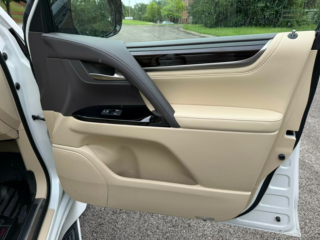 2018 Lexus LX LX570, Only 42K Miles, Apple CarPlay, Excellent Condition - 23052253 - 23