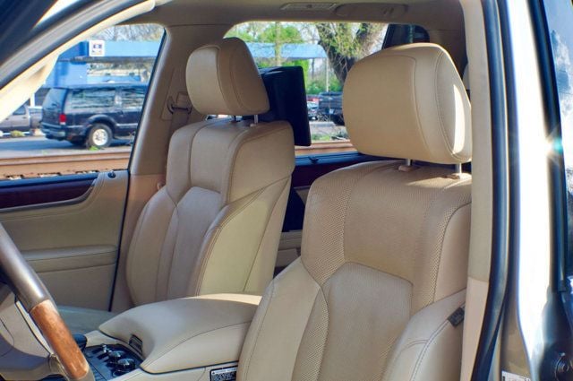 2018 Lexus LX MSRP$100324/LuxuryPkg/HeadsUpDisplay/RearEntertainment/NAV - 22997629 - 17