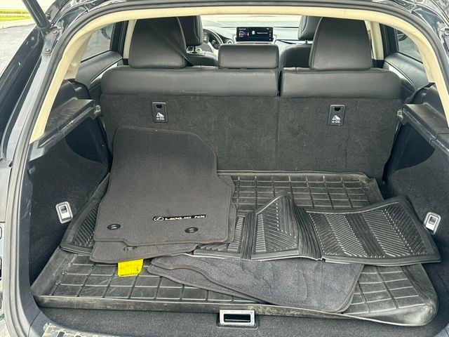 2018 Lexus NX NX 300h AWD - 23067563 - 38