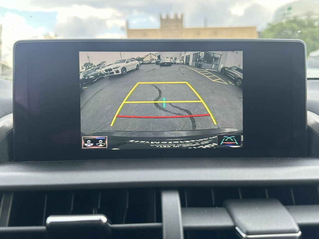 2018 Lexus NX NX 300h AWD - 23067563 - 3