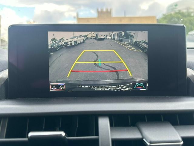 2018 Lexus NX NX 300h AWD - 23067563 - 3