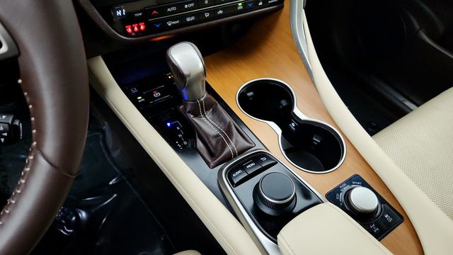 2018 Lexus RX RX 350 AWD with Power Moonroof, Premium Package & BLIS - 22951179 - 16