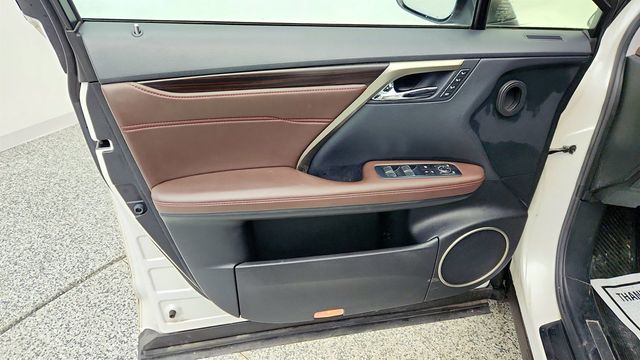 2018 Lexus RX RX 350L Premium AWD with 12.3'' Navigation, 20'' Wheels & BLIS - 22979625 - 10