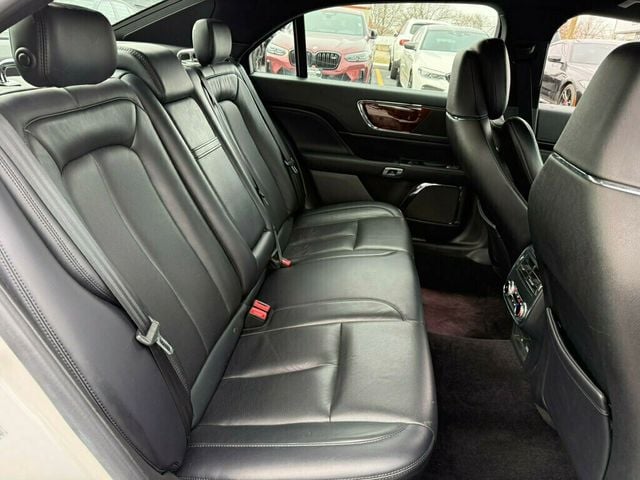2018 Lincoln Continental Reserve AWD - 22985556 - 19