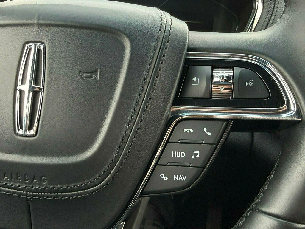 2018 Lincoln Continental Reserve AWD - 22985556 - 24