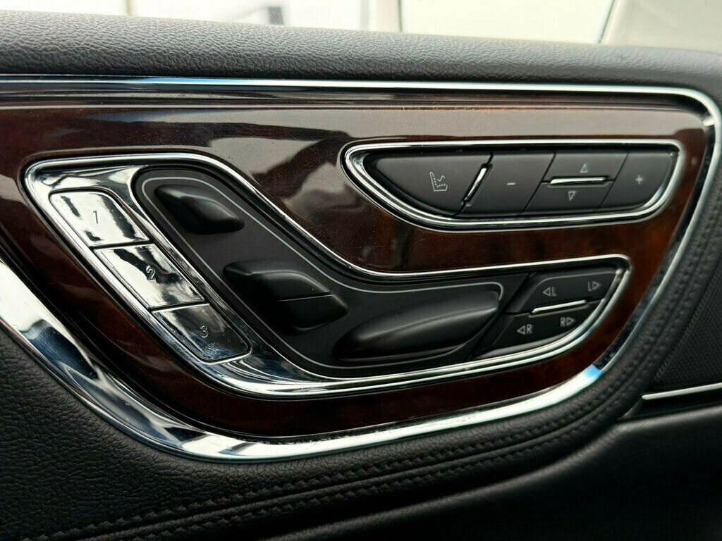 2018 Lincoln Continental Reserve AWD - 22985556 - 27