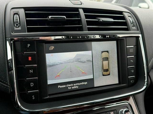 2018 Lincoln Continental Reserve AWD - 22985556 - 3