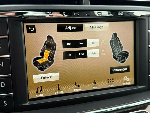 2018 Lincoln Continental Reserve AWD - 22985556 - 4