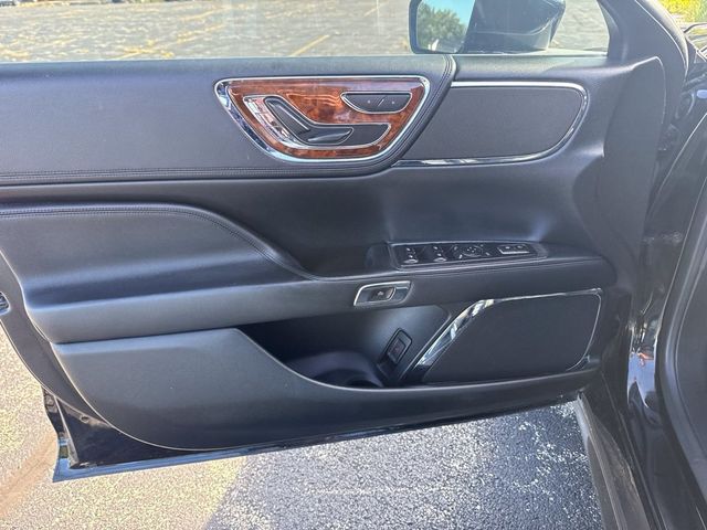 2018 Lincoln Continental Select AWD - 23086930 - 9