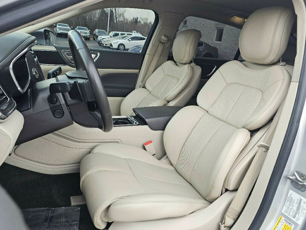 2018 Lincoln Continental Select AWD - 22952063 - 14