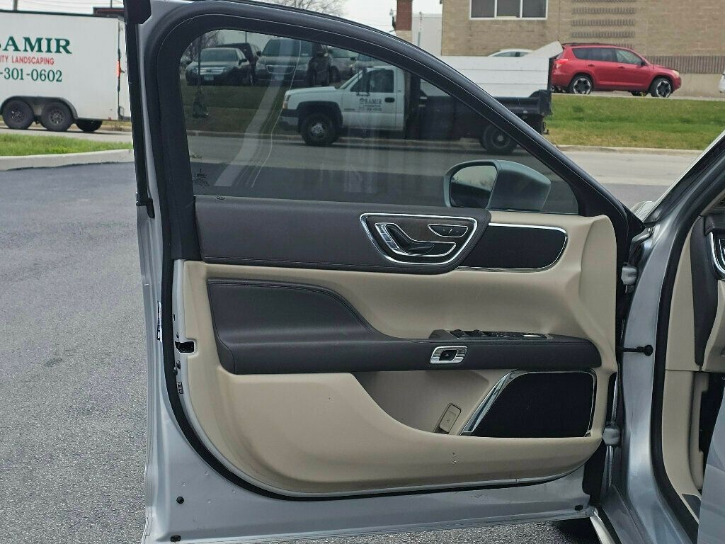 2018 Lincoln Continental Select AWD - 22952063 - 20