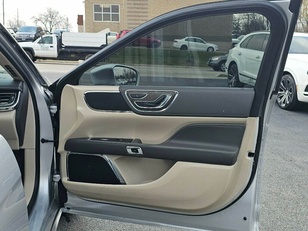 2018 Lincoln Continental Select AWD - 22952063 - 21