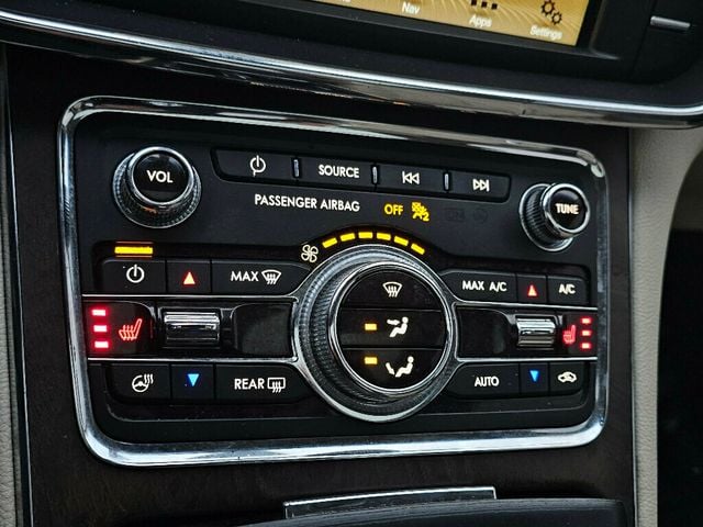 2018 Lincoln Continental Select AWD - 22952063 - 25