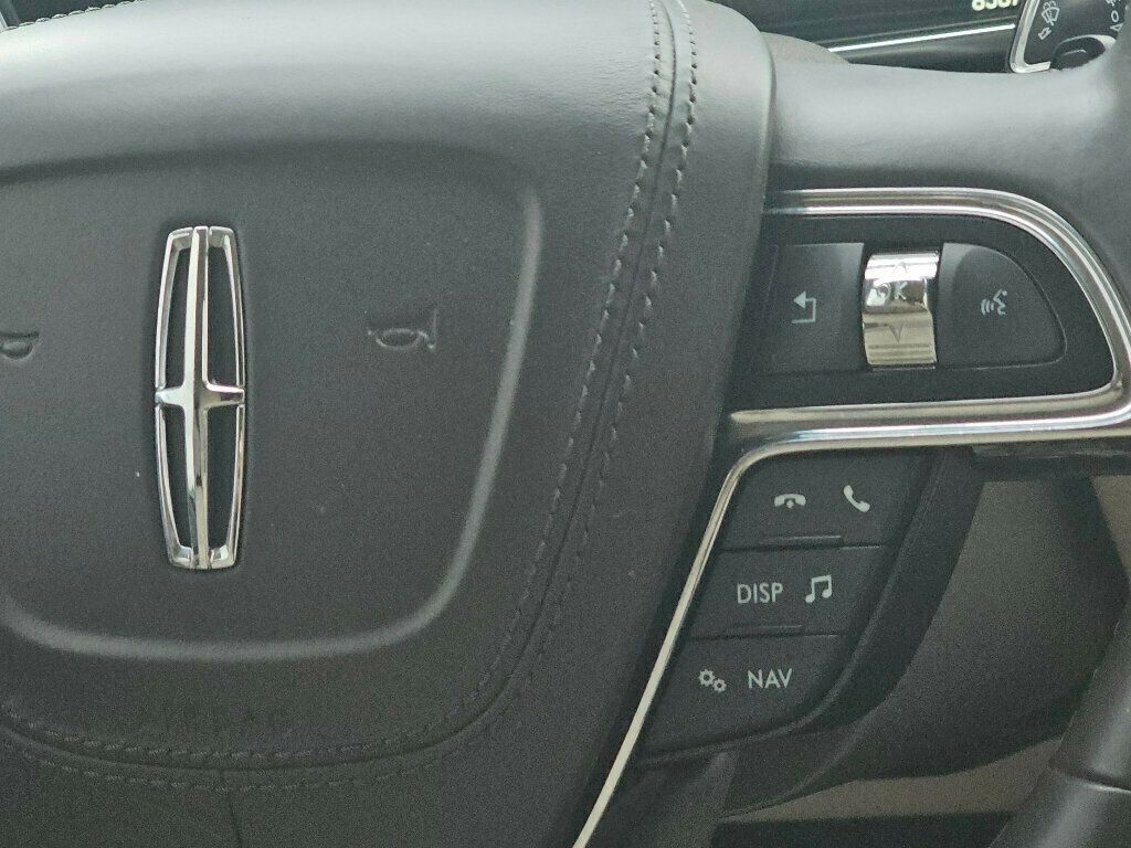 2018 Lincoln Continental Select AWD - 22952063 - 30