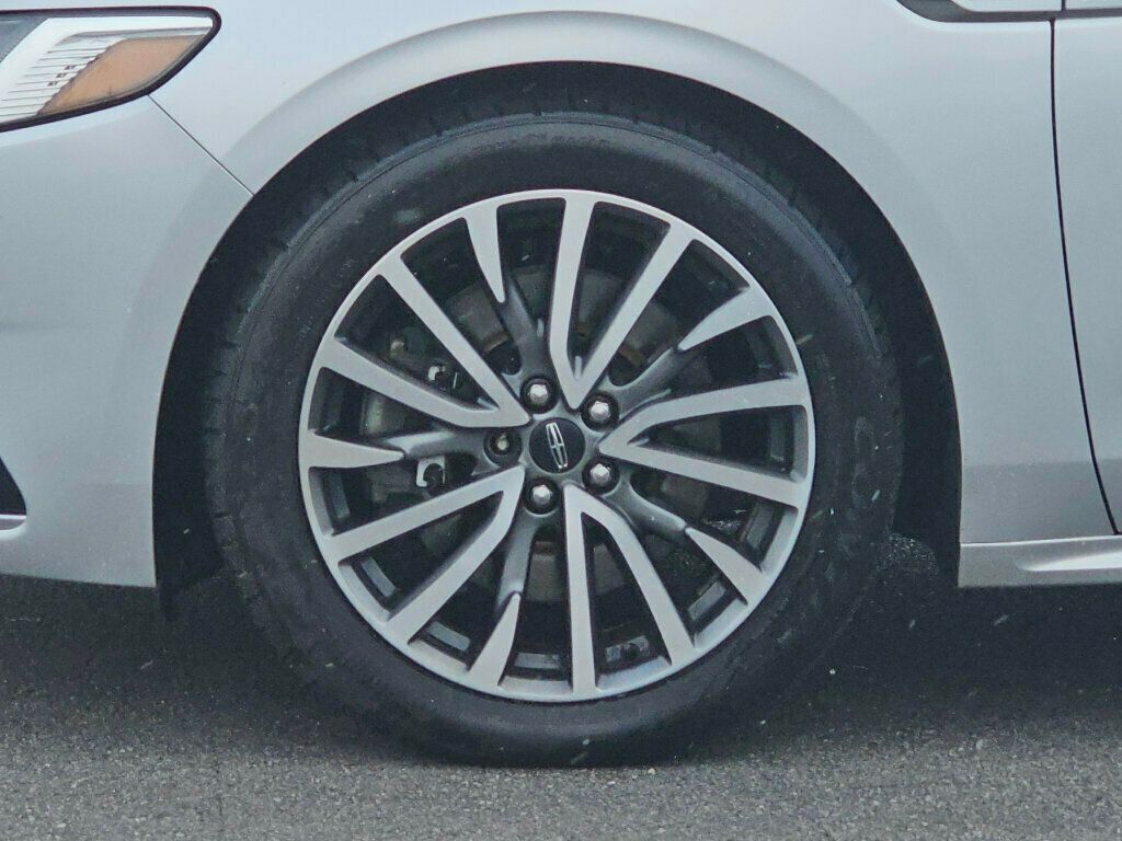 2018 Lincoln Continental Select AWD - 22952063 - 36