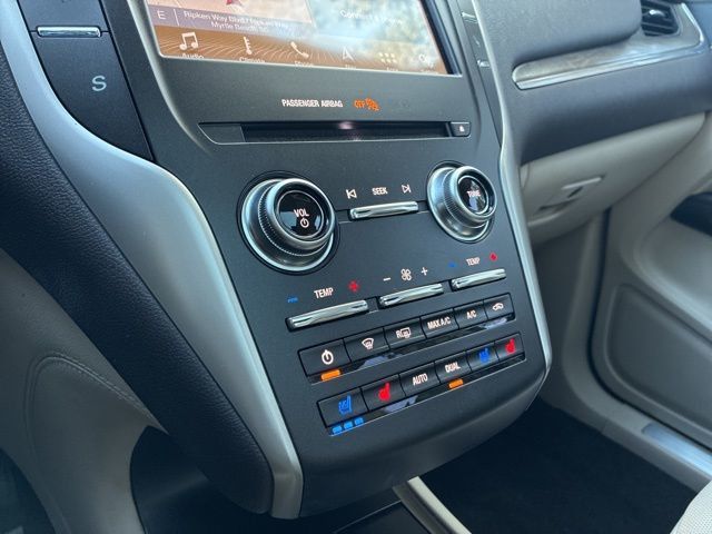 2018 Lincoln MKC Reserve FWD - 22995328 - 30