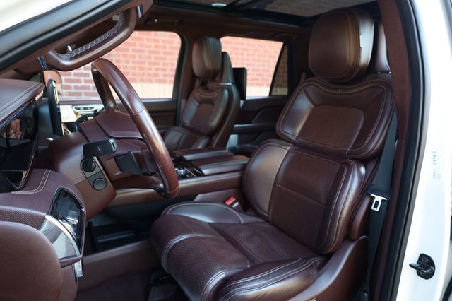 2018 Lincoln Navigator 4x4 Black Label - 22939523 - 38